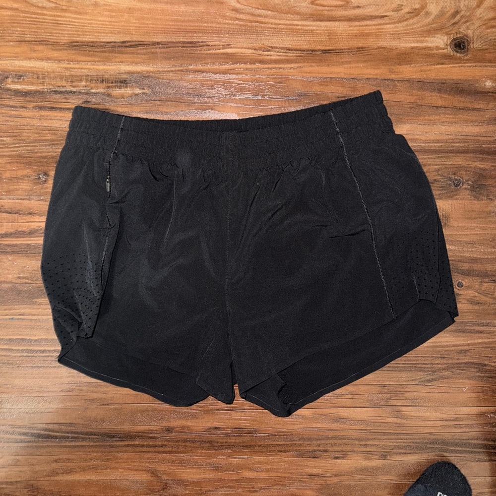 ATHLETA SHORTS MEDIUM